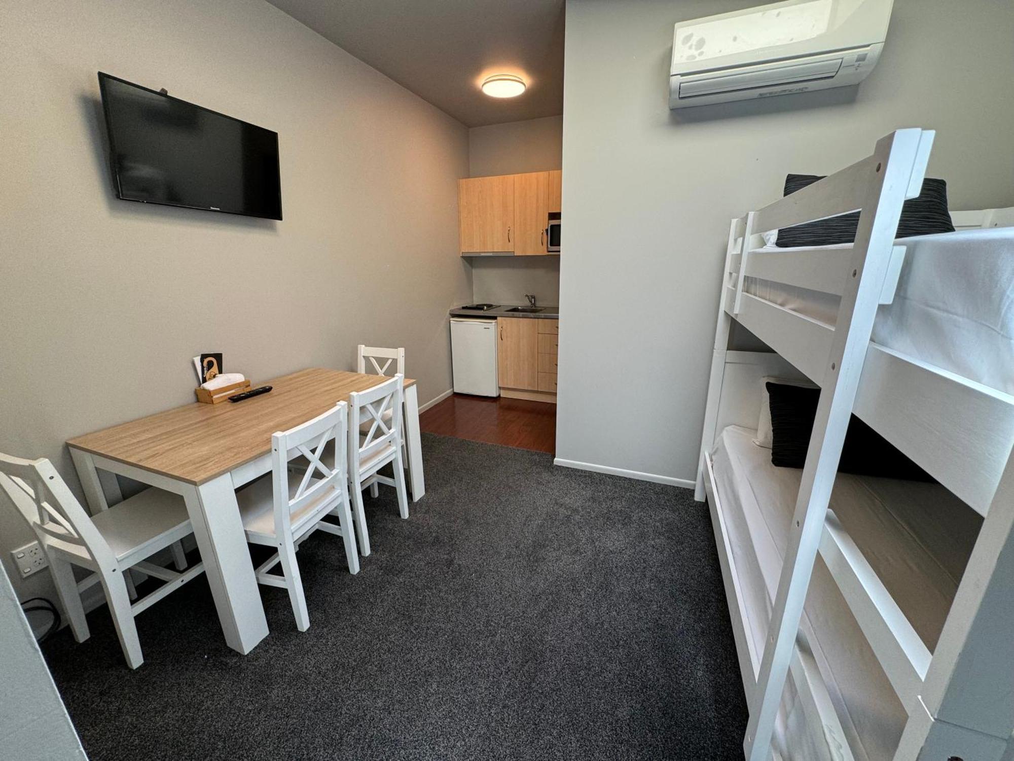 Snowhaven Motel Охакун Екстериор снимка