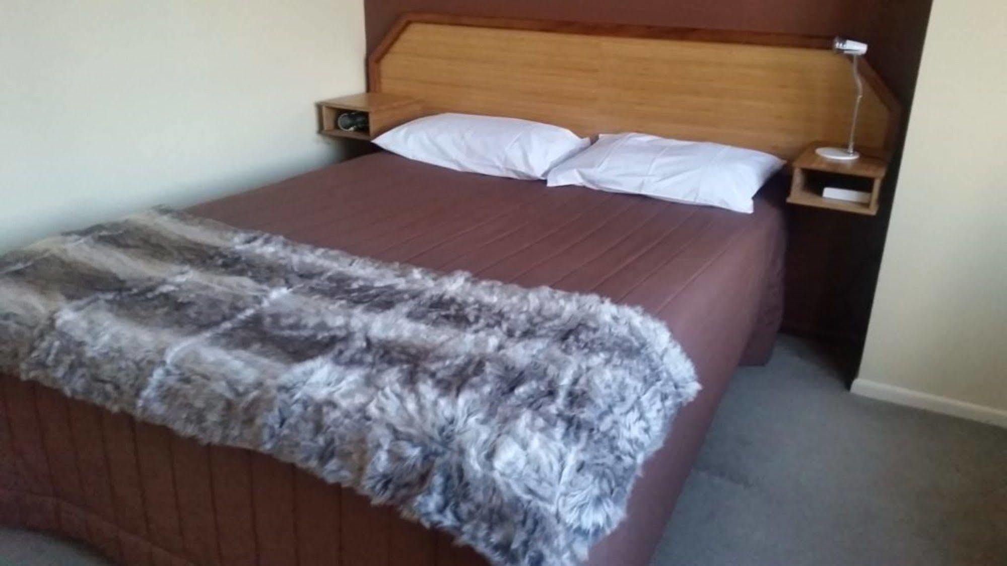 Snowhaven Motel Охакун Екстериор снимка